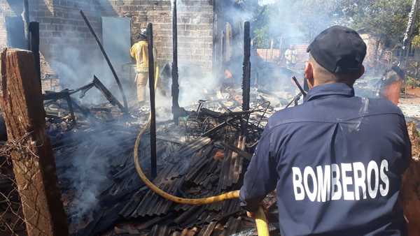 Incendio en el km 5,5 La Blanca