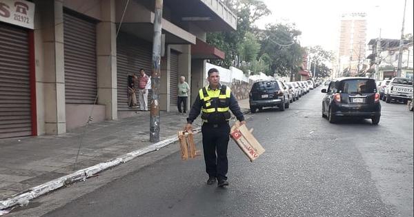 Juez prohíbe a cuidacoches y limpiavidrios cerrar las calles de Asunción