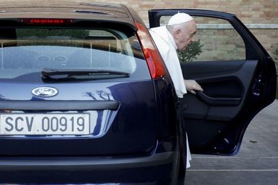 El Papa continúa resfriado y suspende de nuevo una audiencia - Mundo - ABC Color