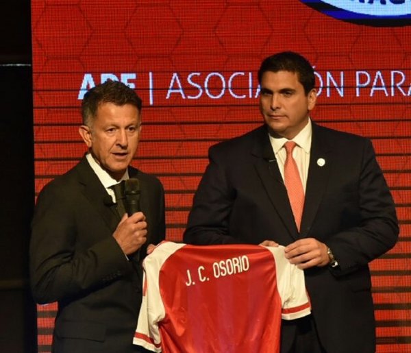 Osorio deja la Albiroja - Informate Paraguay