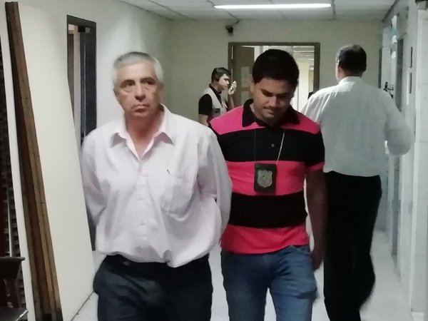 Arresto domiciliario para presunto planillero en Cámara de Diputados