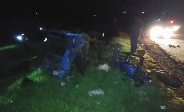 Choque entre camioneta y motocarro dejó varios lesionados