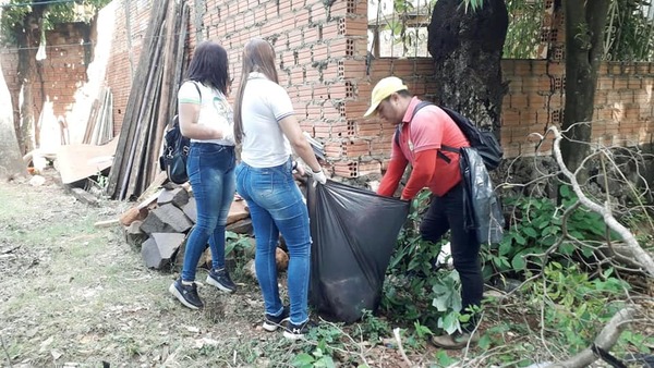 Realizan minga ambiental en barrio Tres Fronteras de Franco