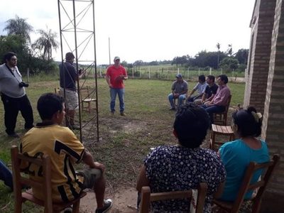 Agricultura entrega insumos a productores de Cordillera - .::RADIO NACIONAL::.