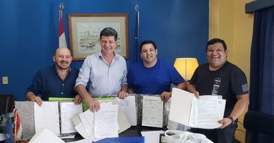 Liberales entregan lista de nuevos afiliados