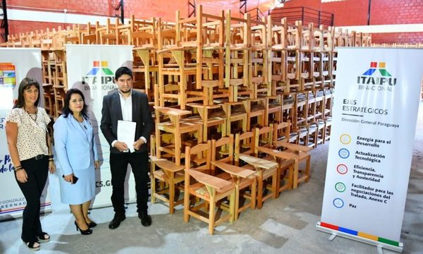 Entregan 1.000 pupitres para instituciones educativas del Alto Paraná