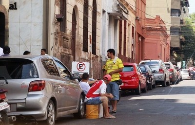 Asunción: Municipalidad presenta un amparo para que los cuidacoches no se manifiesten