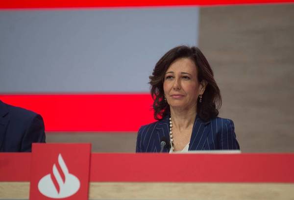 Ana Botín abre la puerta a un dividendo extra si el capital supera el 12%