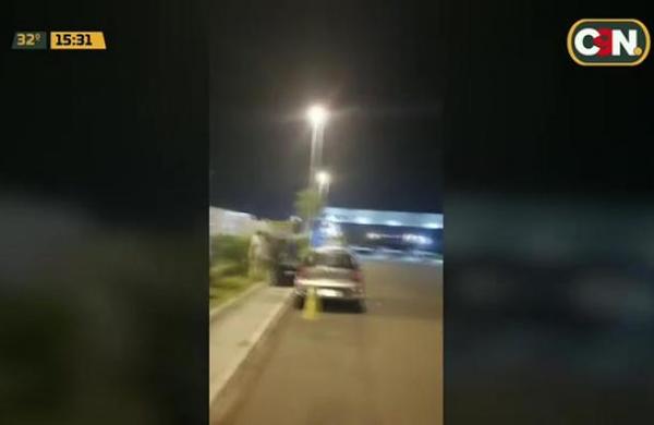 Conflicto entre choferes de Uber y taxistas en el aeropuerto Silvio Pettirossi - C9N