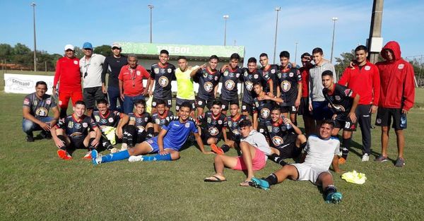 Sub 16: uno en la cima y dos escoltas - Fútbol - ABC Color