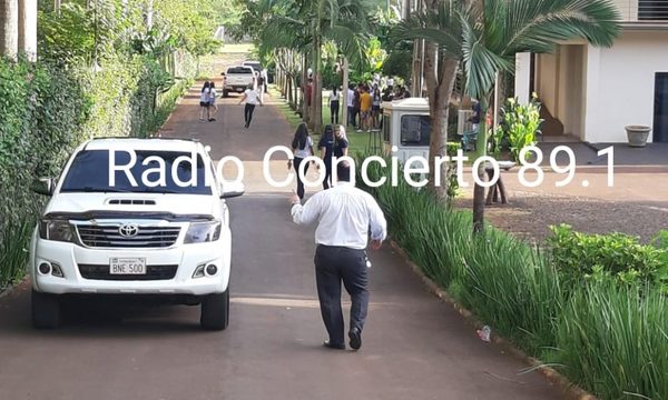 Allanan local donde estudiantes farreaban por UPD