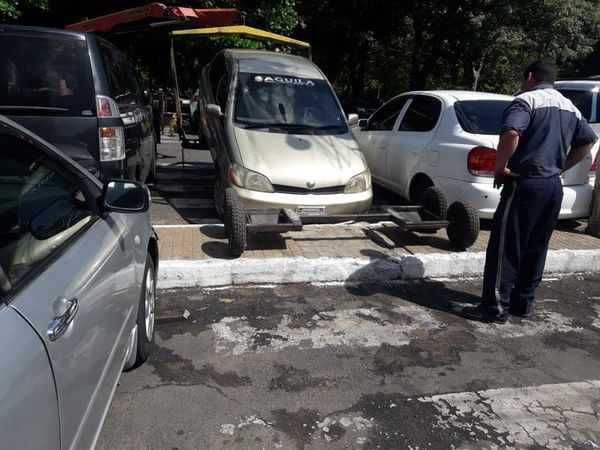 Ratifican prohibición a cuidacoches de cerrar las calles en manifestación - Nacionales - ABC Color