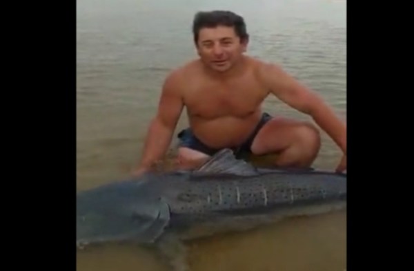 Pescó un surubí de 75 kilos y lo devolvió al río Paraná - Digital Misiones