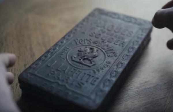 Encuentra en su casa una 'cápsula del tiempo' con fotos de hace más de un siglo - C9N