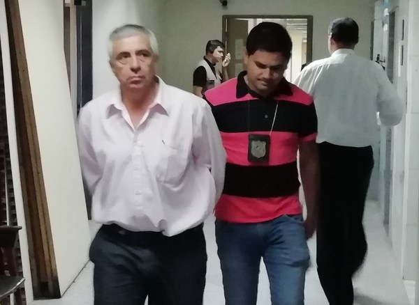 Taxista "planillero" imputado por estafa y cobro indebido obtiene prisión domiciliaria - ADN Paraguayo