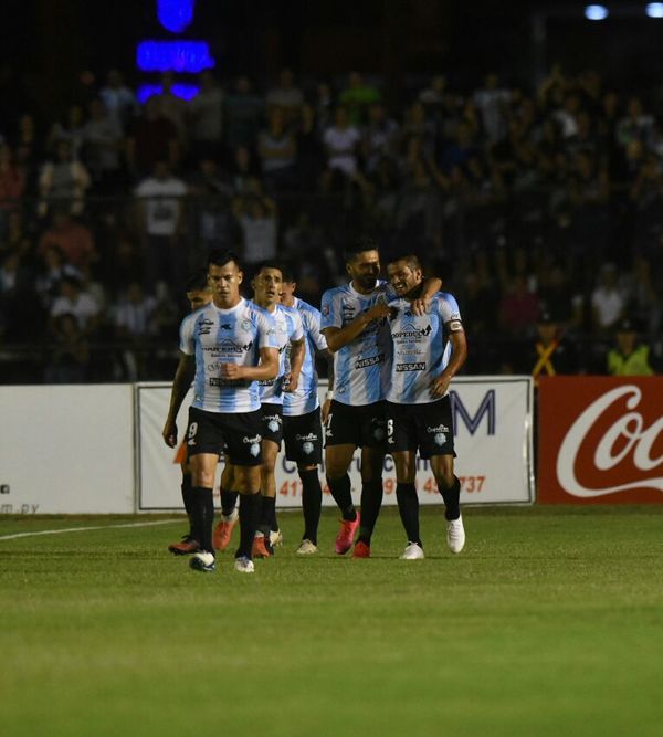 Guaireña tumba al líder - Fútbol - ABC Color