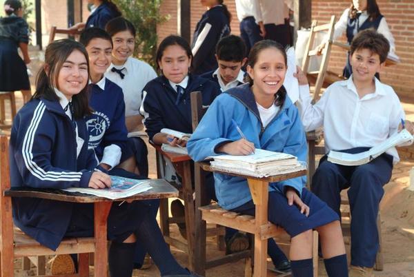 Reimpresión de libros por errores deja en vilo el inicio de las clases - Digital Misiones