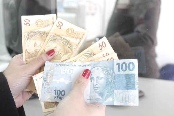 Paraguay tiene que enfrentar una caída en picada del real