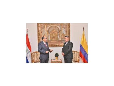 Empresario es nuevo embajador colombiano