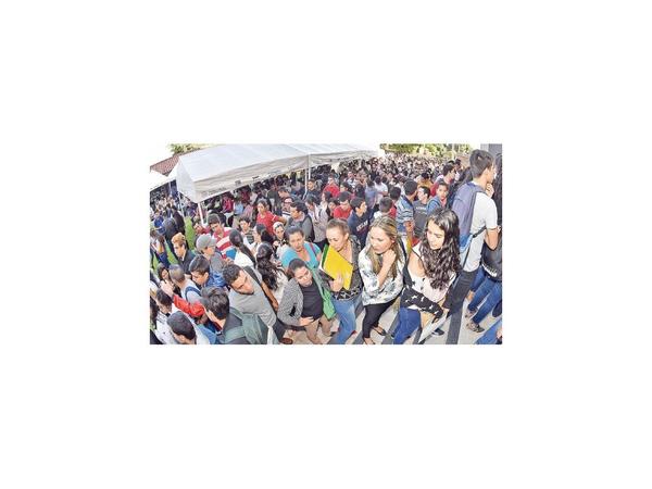 Maratón de Empleos atrajo a 3.000 personas para llenar 757 vacancias