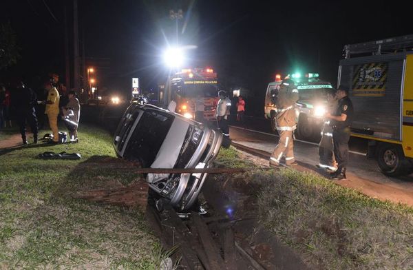 Conductor perdió el control y terminó en la cuneta - Nacionales - ABC Color