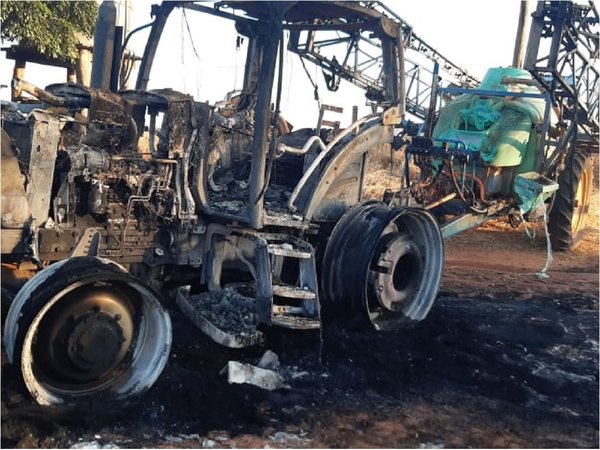 San Pedro: Desconocidos queman maquinaria agrícola en zona del EPP