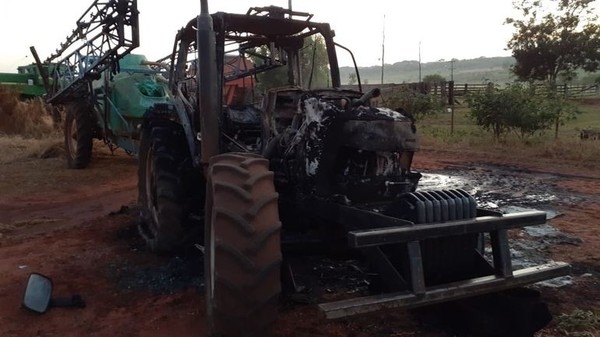 Reportan quema de tractor en zona de influencia del EPP