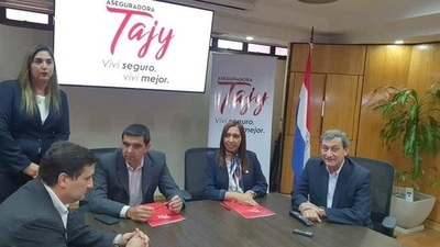 HOY / Carolina Flor, SubGerente Comercial de la Aseguradora Tajy, sobre el convenio firmado con CooperANDE