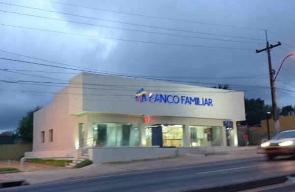 Detienen a brasileño por supuesto intento de robo en sucursal de banco en Ñemby - Nacionales - ABC Color