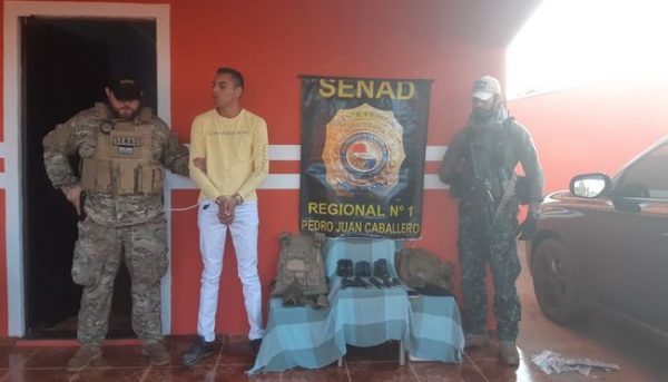 Capturan a brasileño con cargamento de armas militares y droga