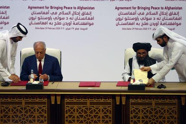 EE.UU y los talibanes firman un histórico acuerdo de retirada de tropas | .::Agencia IP::.