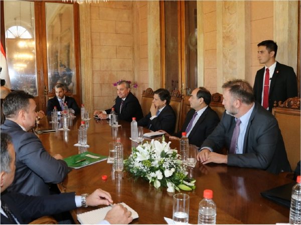 Gobierno busca fraccionar deuda de USD 780 millones que vence en 2023