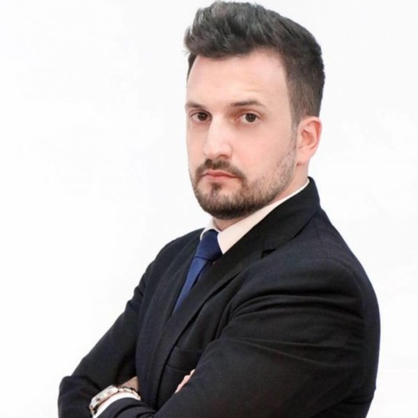 ¿Puedo ir preso por tener relaciones en el auto?