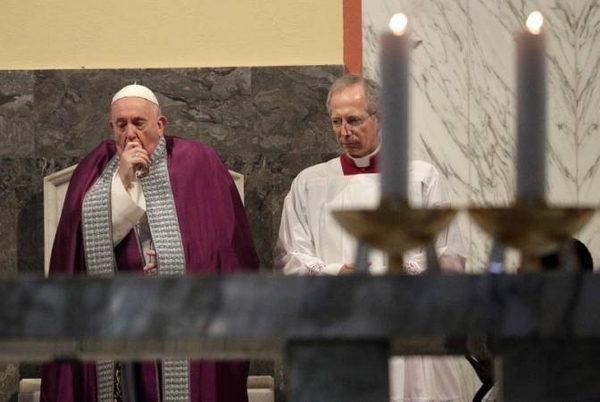 HOY / El papa no participa de los ejercicios de Cuaresma por el resfriado que ya lleva días