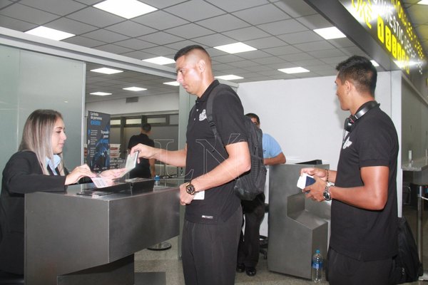 Libertad viajó para su estreno copero ante el DIM de Aldo Bobadilla