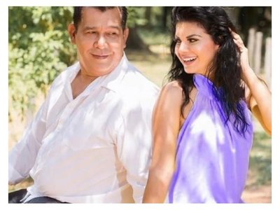 Lore Azucas: "Me casé con mi primer novio"