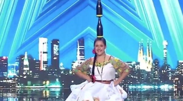 VIDEO | Joven paraguaya arrasa en España con la "Danza de la Botella" - PARAGUAYPE.COM
