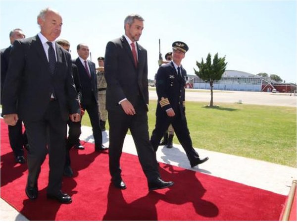 Mario Abdo viaja a Uruguay por asunción presidencial de Lacalle Pou