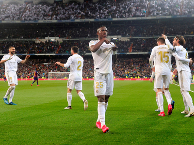 Real Madrid se queda con el clásico y con el liderato