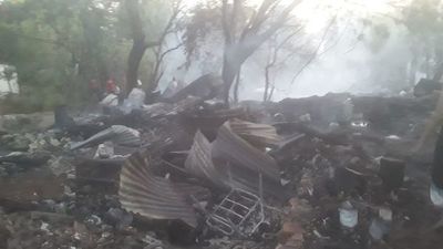 Incendio arrasó con viviendas precarias de damnificados - Nacionales - ABC Color