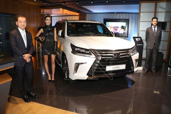 Desembarcan en el país los nuevos modelos de Lexus