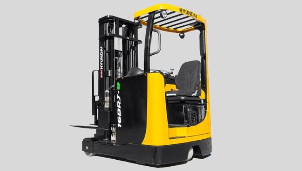 Hyundai Construction suma dos nuevas apiladoras eléctricas 100% ecológicas