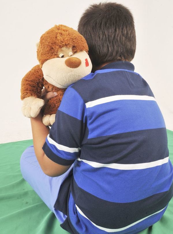 Escuelas rechazan niños con autismo, denuncian - Locales - ABC Color