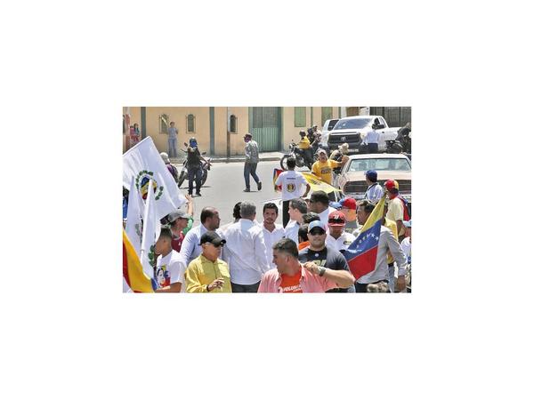 Condena internacional a intento de asesinato contra Juan Guaidó