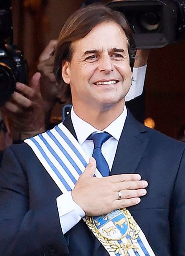 Asume Lacalle en Uruguay - Internacionales - ABC Color