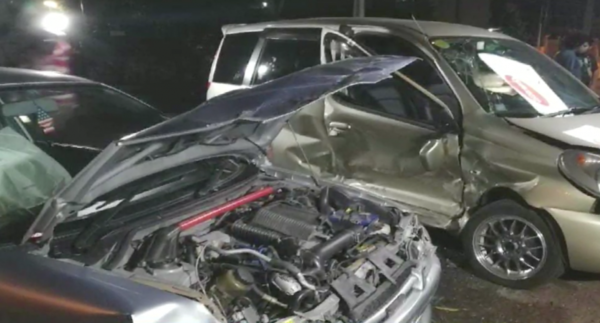 HOY / Accidente en Villa Elisa por probable imprudencia en semáforo