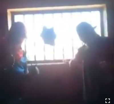 Video: Reclusos preparan bienvenida para autor confeso del asesinato de la niña