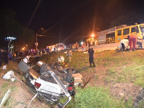 Dos muertos y cuatro heridos en accidente