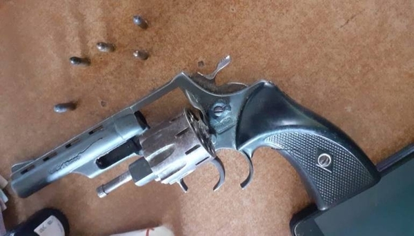 HOY / Mujer fue detenida con un arma cerca de la Nueva Olla