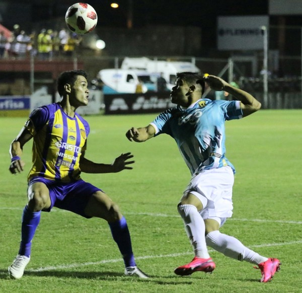 Guaraní derrota a Luqueño, lo deja sin entrenador y se acerca a la cima - .::RADIO NACIONAL::.